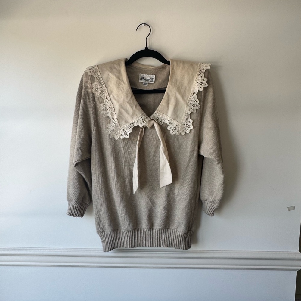 Vintage Beige Sweater with Lace Sailor Collar